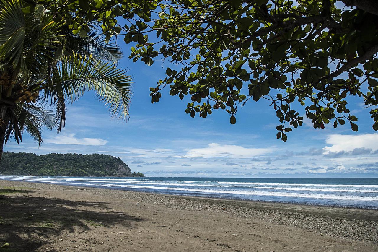 Selina Jaco Hotel Exterior photo